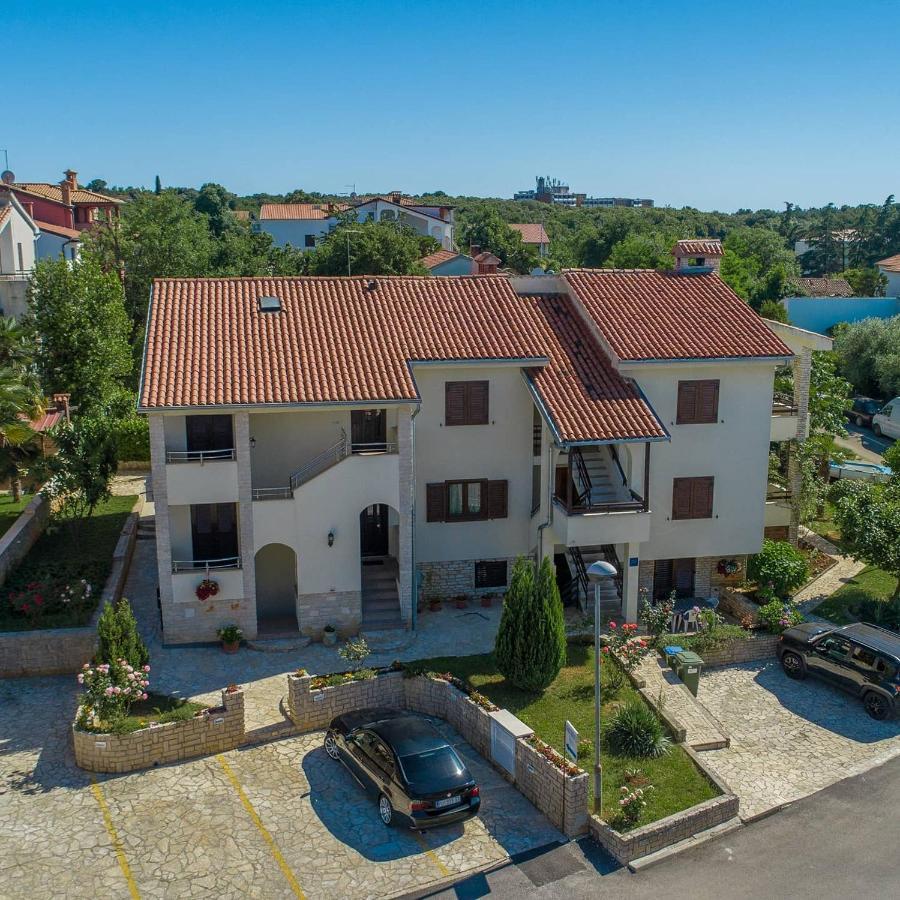 Apartmani Lorena Пореч Екстер'єр фото