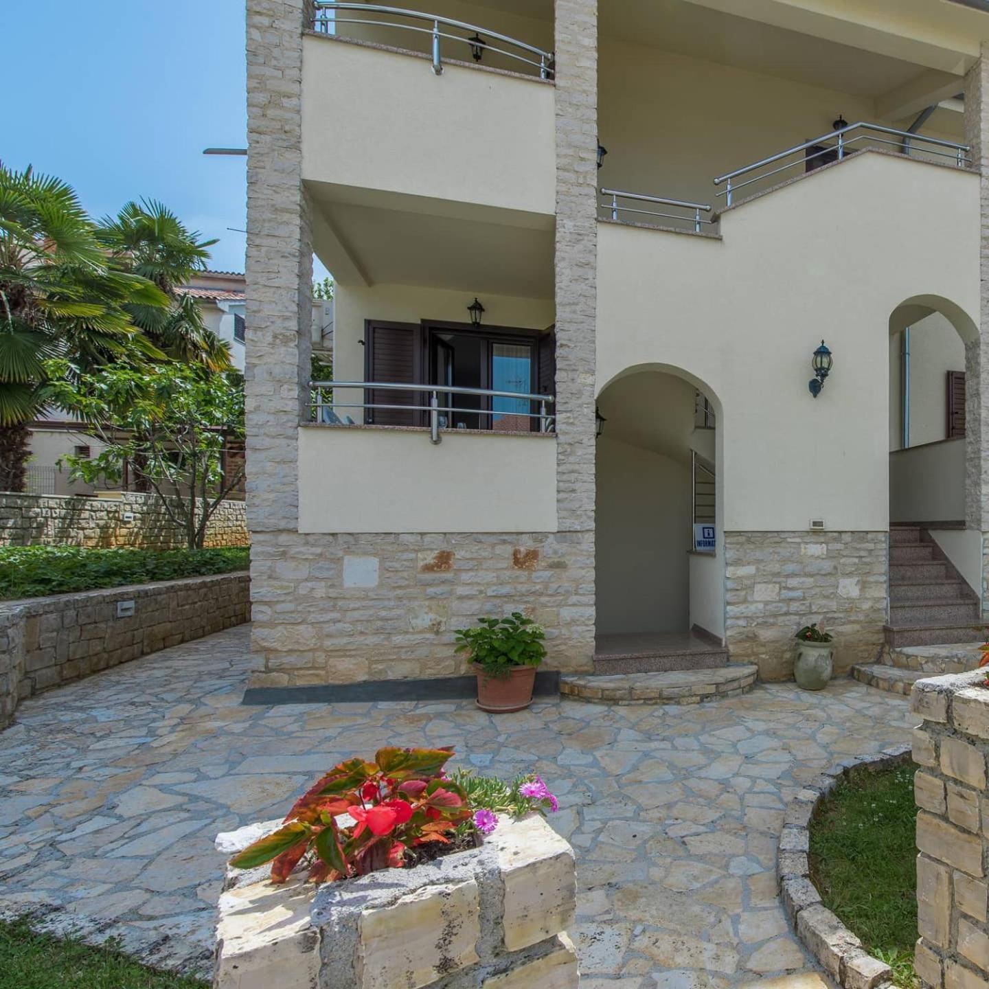 Apartmani Lorena Пореч Екстер'єр фото