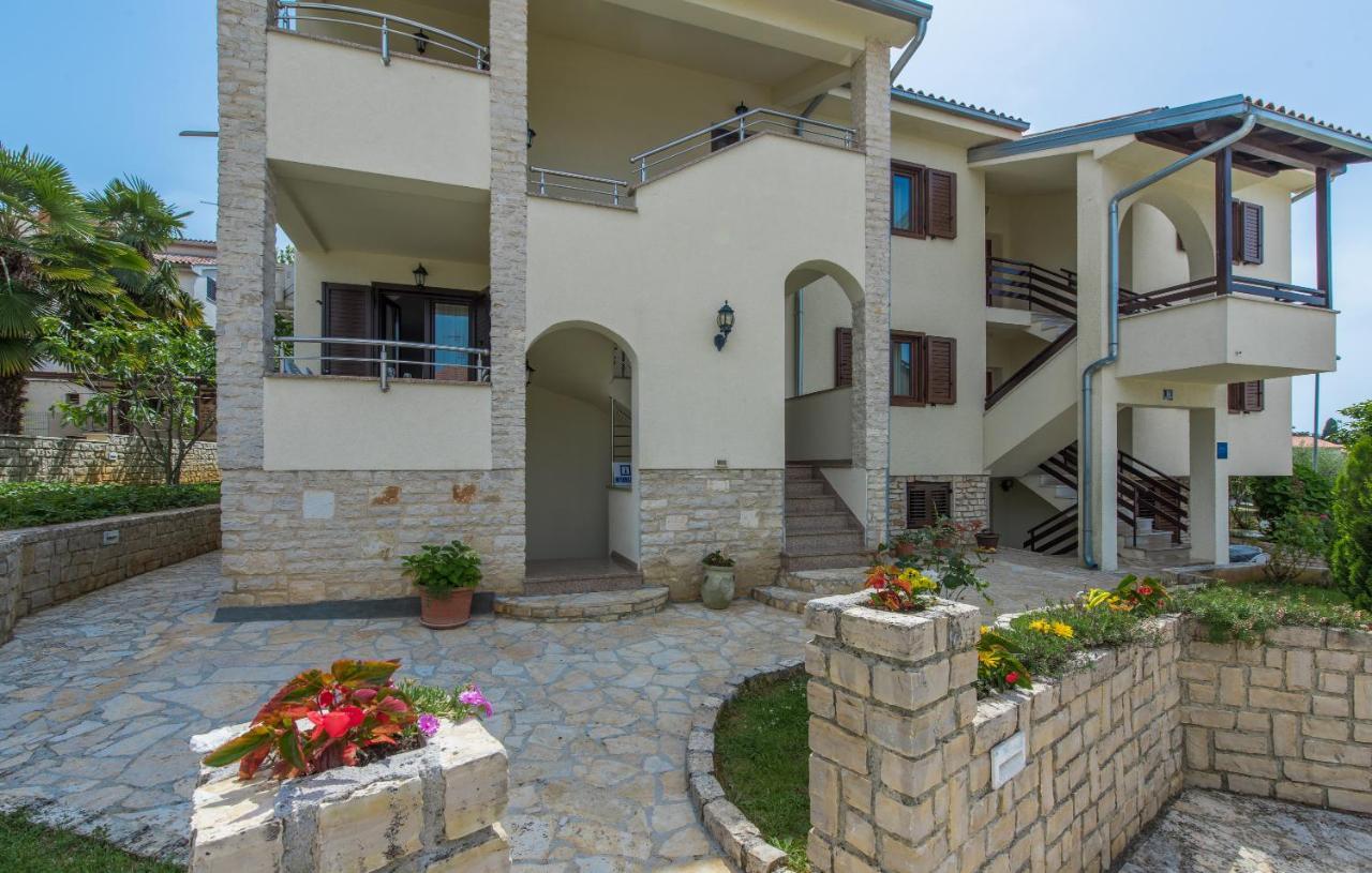 Apartmani Lorena Пореч Екстер'єр фото