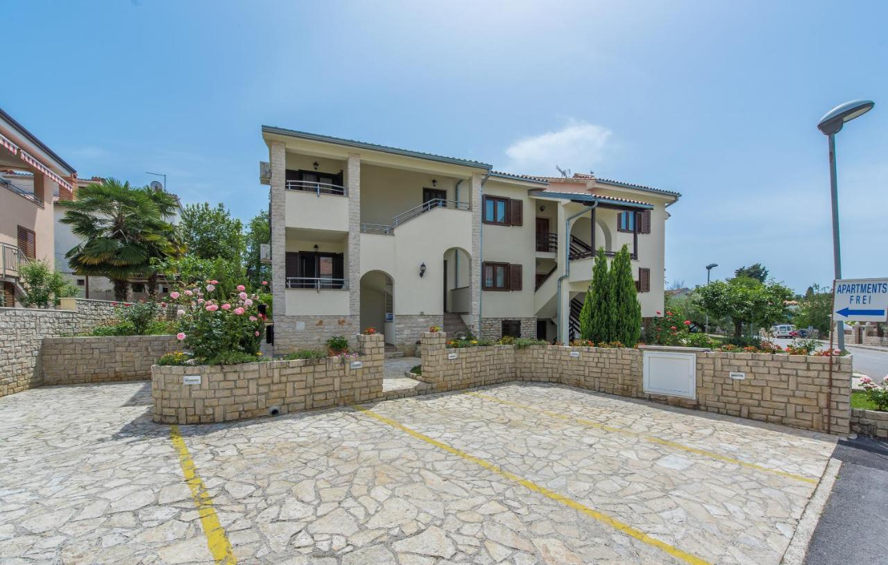 Apartmani Lorena Пореч Екстер'єр фото