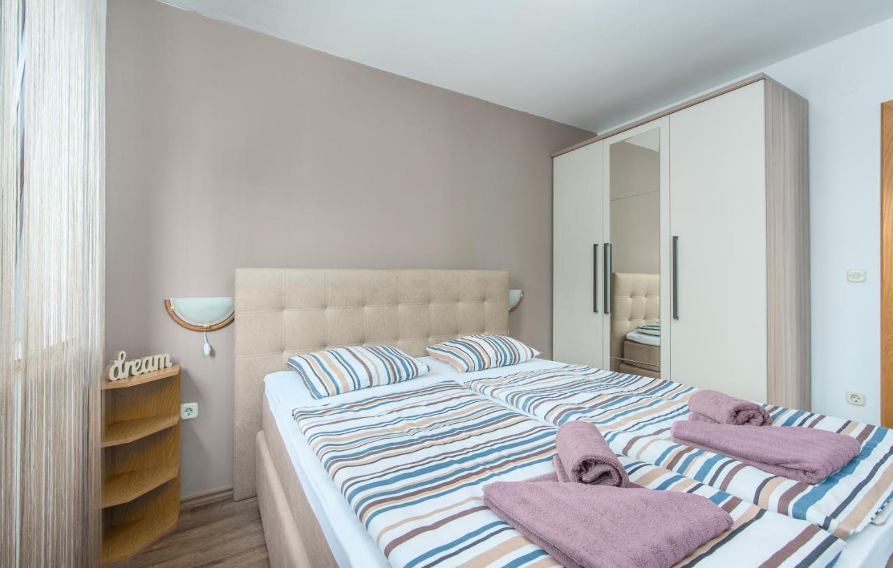 Apartmani Lorena Пореч Екстер'єр фото