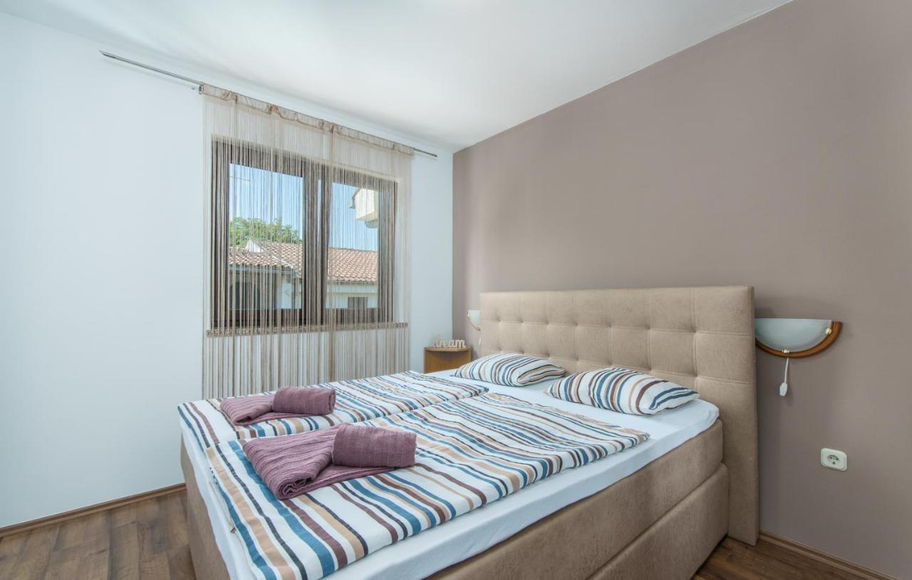 Apartmani Lorena Пореч Екстер'єр фото